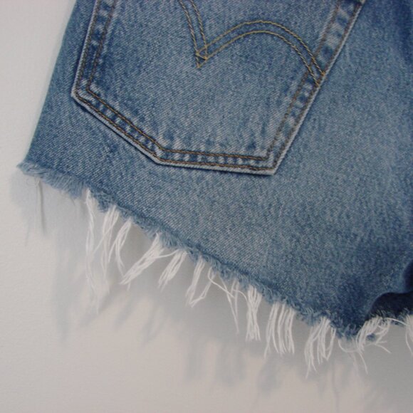 Levi's 501 Cutoff Denim Jean Shorts Distressed Frayed Raw Hem Button Front 27 - Picture 15 of 15